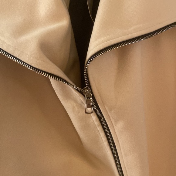 Cream Asymmetrical Zip Coat with Belted Sleeve Detail size L - Picture 4 of 6